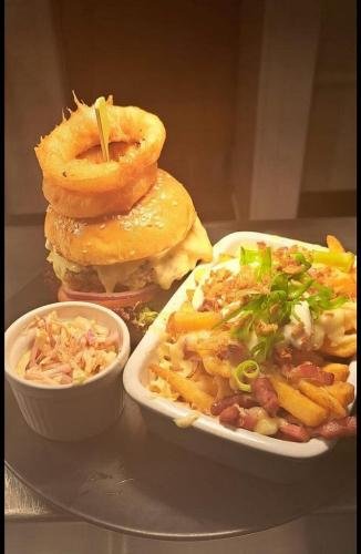 our-classic-house-burger